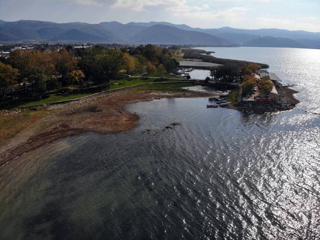 Kuraklık, iki bin yıllık tarihi eseri ortaya çıkardı 5